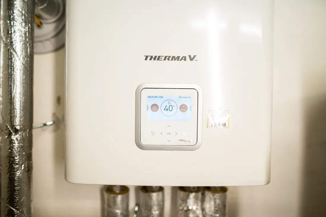 Regler LG THERMA V mit Anzeige der Vorlauftemperatur