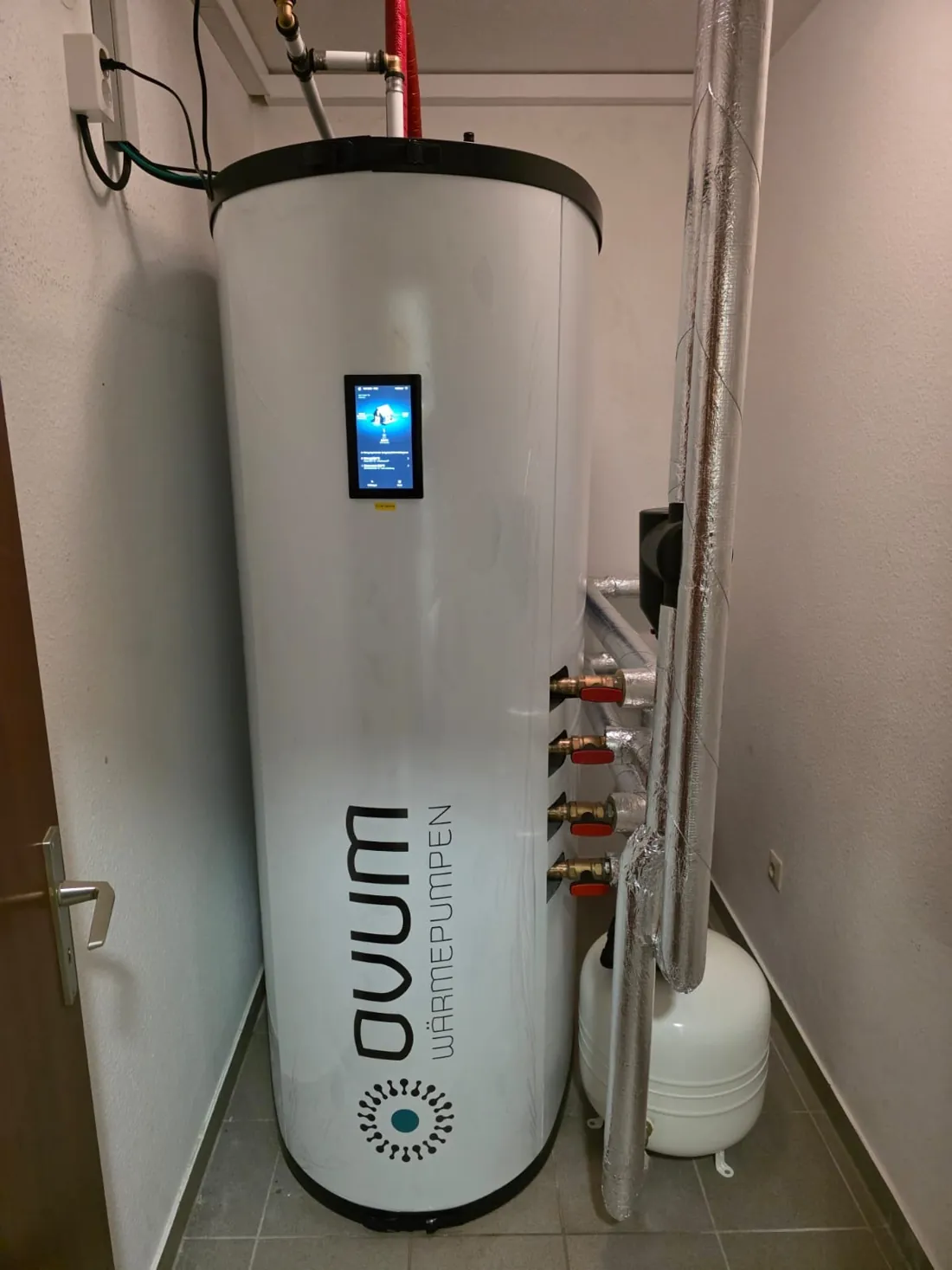 OVUM MIRA Cube mit Display im Technikraum